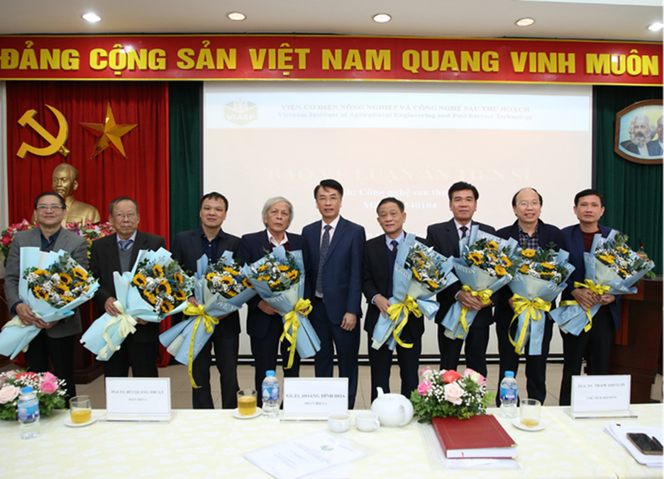 Lễ bảo vệ luận án Tiến sĩ cấp Viện cho NCS Nguyễn Việt Tấn