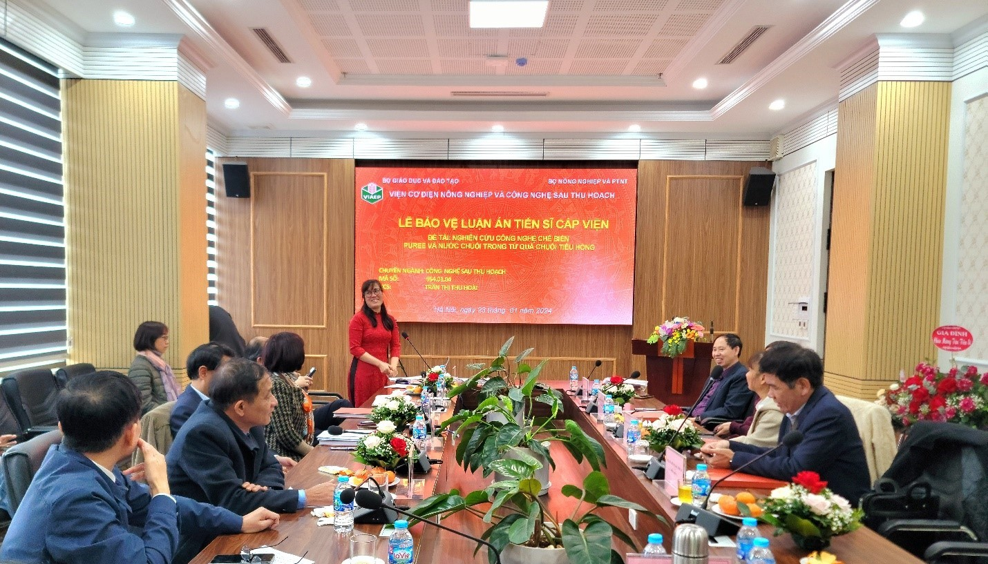 Tổ chức buổi bảo vệ luận án Tiến sĩ cấp Viện cho NCS Trần Thị Thu Hoài, chuyên ngành Công nghệ sau thu hoạch