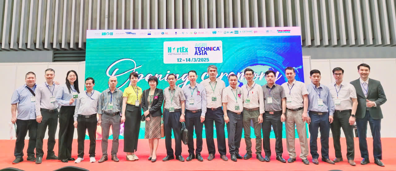 Đoàn công tác của Viện tham dự triển lãm Agritechnica Asia 2025