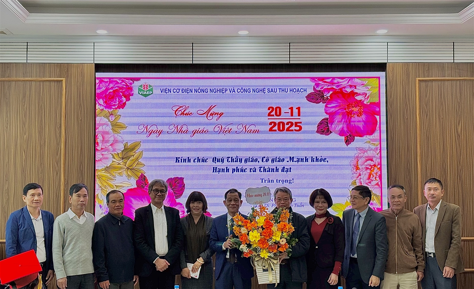 Chúc mừng ngày Nhà giáo Việt Nam 20/11 và lễ trao bằng Tiến sĩ cho các nghiên cứu sinh tốt nghiệp năm 2024 và 2025