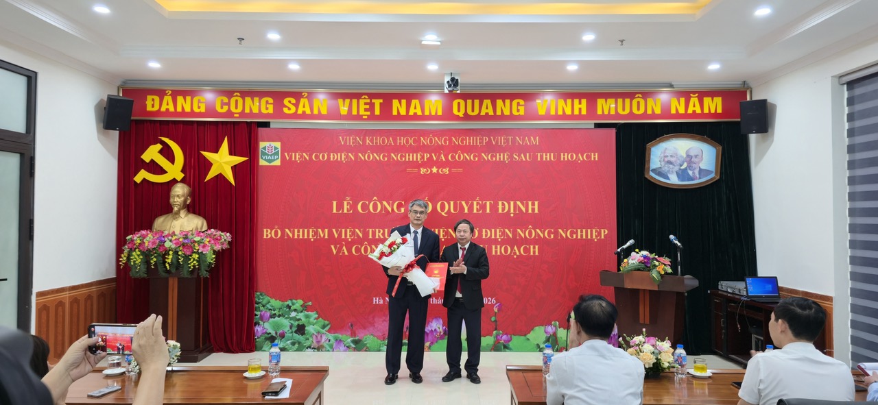 Công bố quyết định bổ nhiệm Viện trưởng Viện Cơ điện nông nghiệp và Công nghệ sau thu hoạch