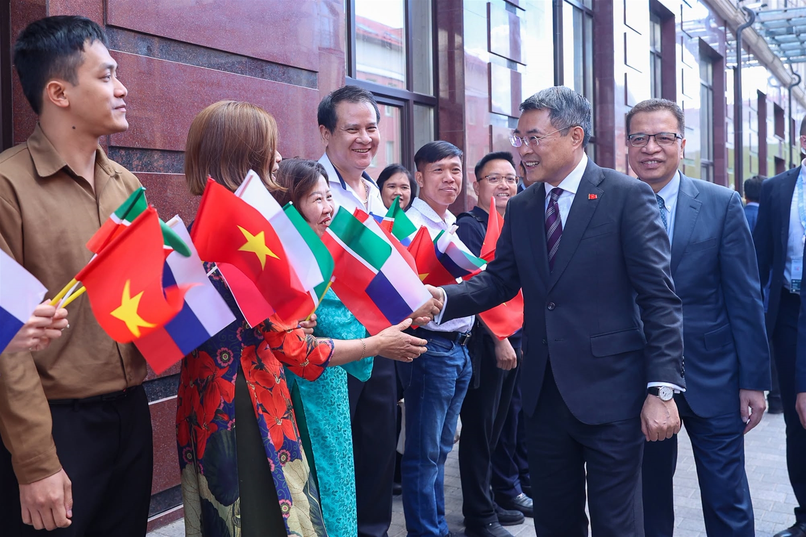 Thủ tướng Lê Minh Hưng đến Kazan, bắt đầu chuyến công tác tại Liên bang Nga