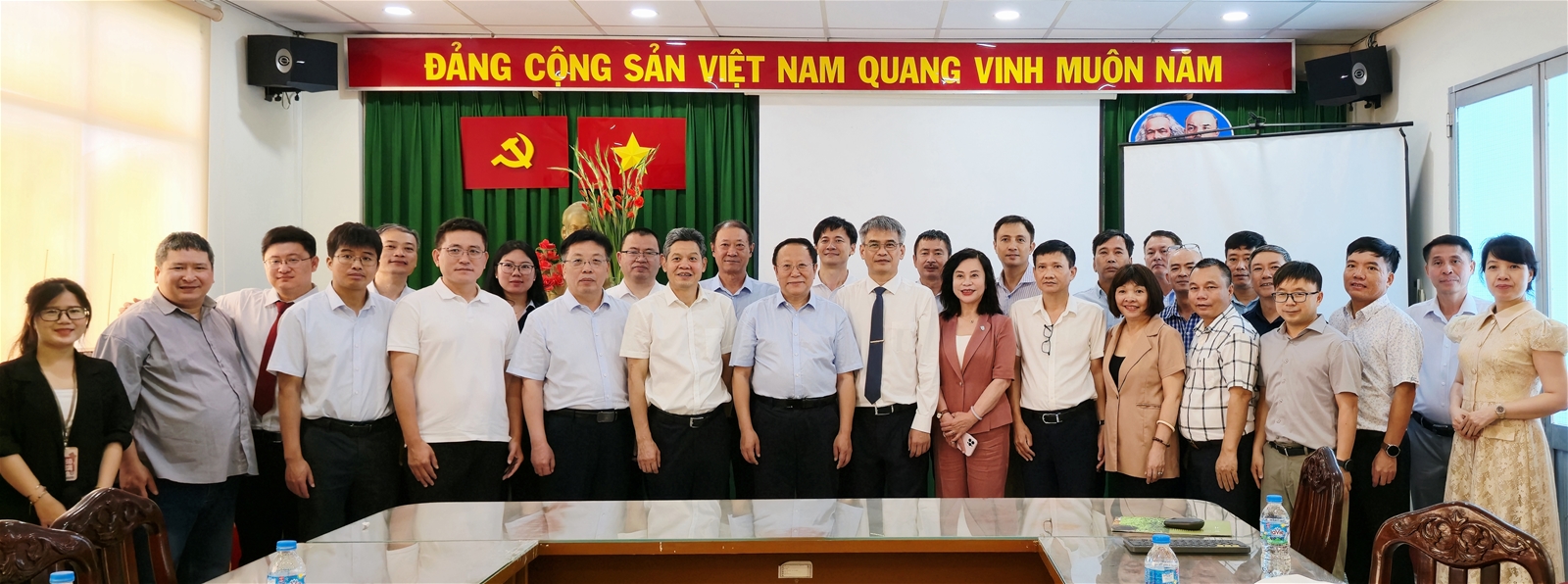 Viện Cơ điện nông nghiệp và Công nghệ sau thu hoạch đón tiếp và làm việc với đoàn công tác Trung Quốc